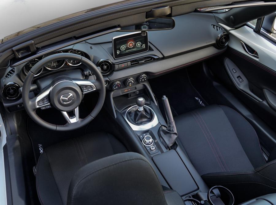  Mazda MX-5 Miata Club 2015 года  (фото 7 из 31)
